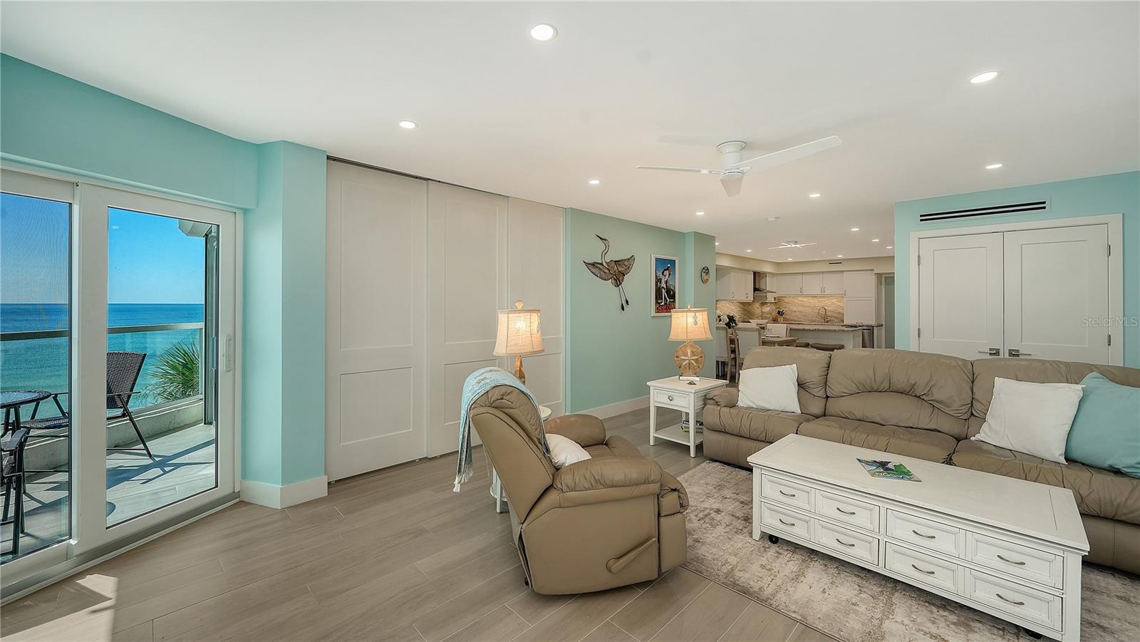 Image 13 of 40 For 1000 Longboat Club Road 402