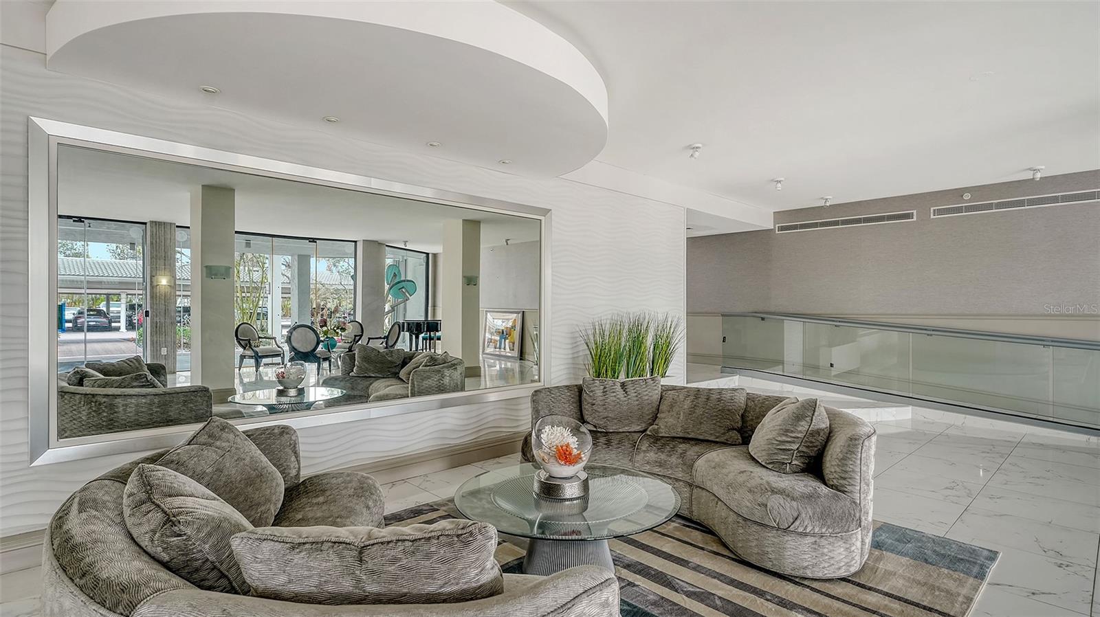 Image 29 of 40 For 1000 Longboat Club Road 402