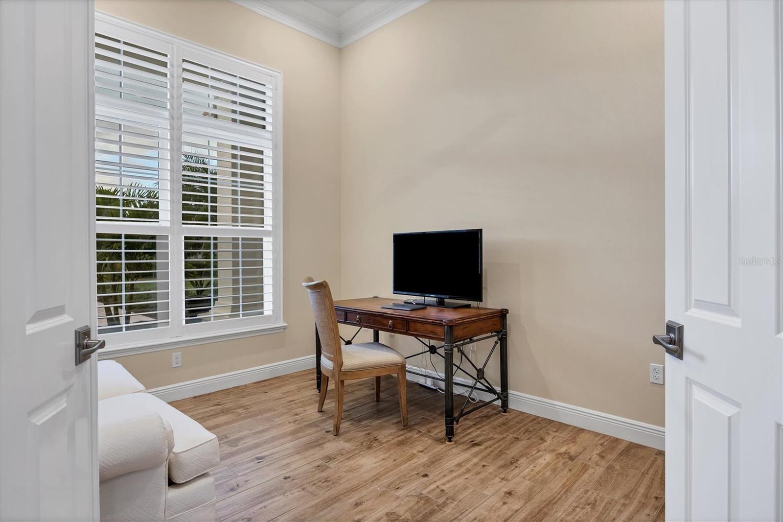 Listing photo id 10 for 19452 Beacon Park Place