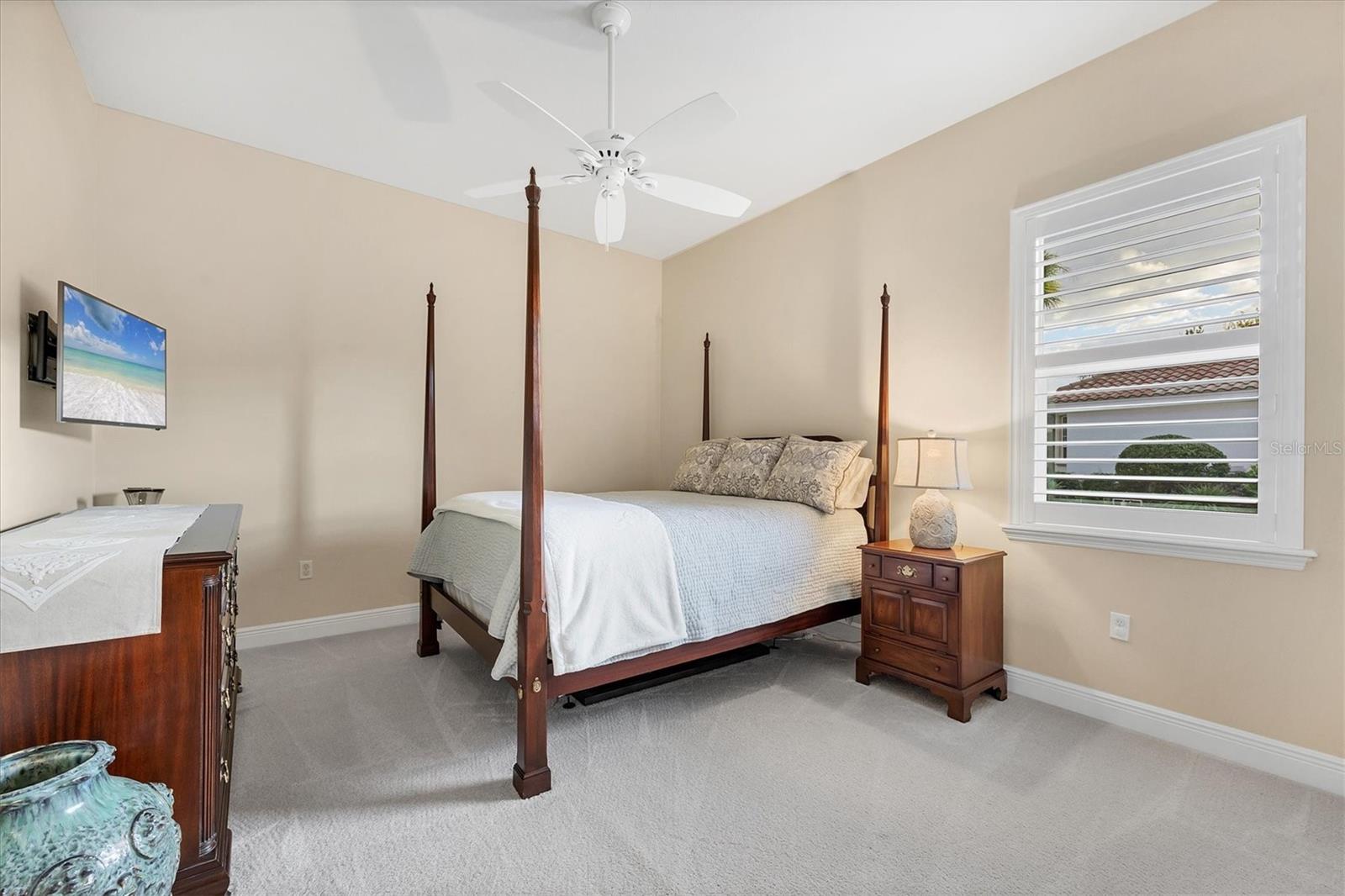 Listing photo id 15 for 19452 Beacon Park Place