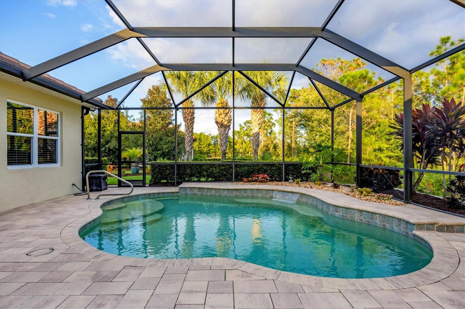 Listing photo id 21 for 19452 Beacon Park Place