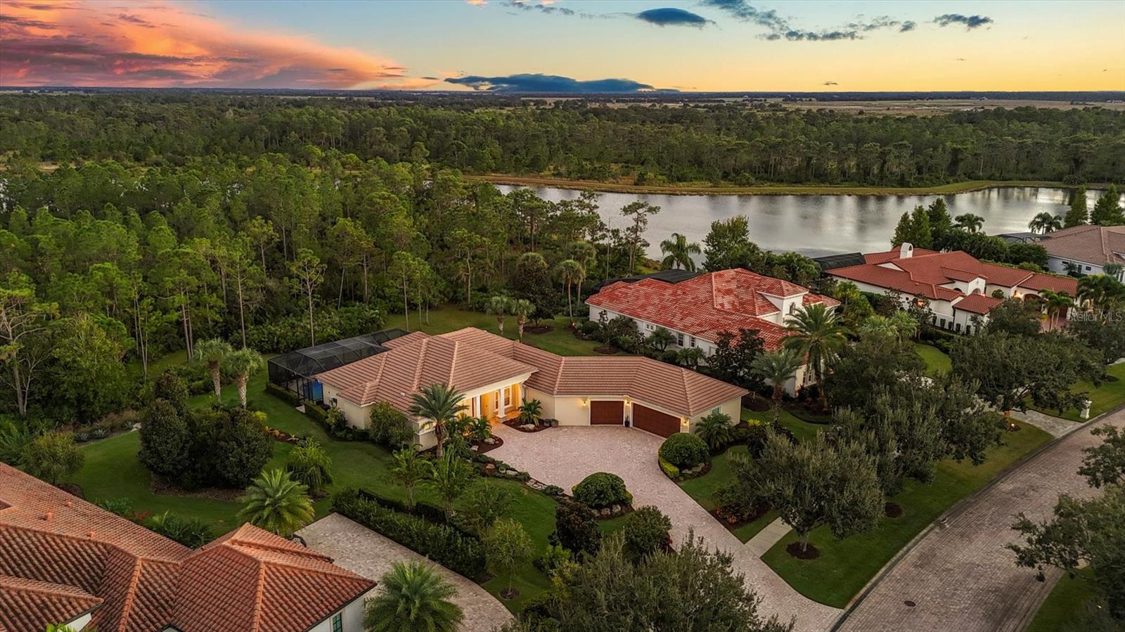 Listing photo id 33 for 19452 Beacon Park Place