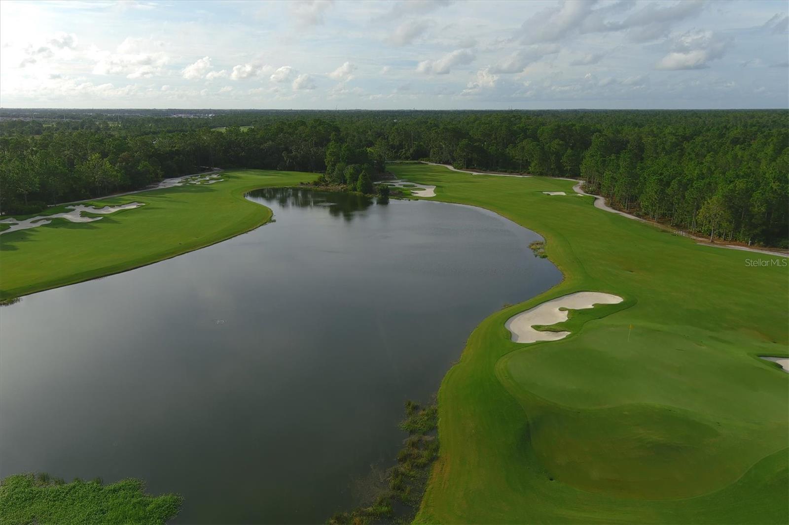 Listing photo id 37 for 19452 Beacon Park Place