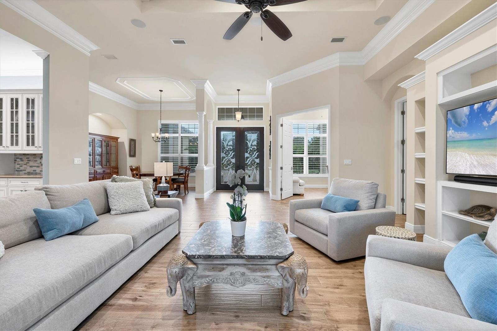 Listing photo id 3 for 19452 Beacon Park Place