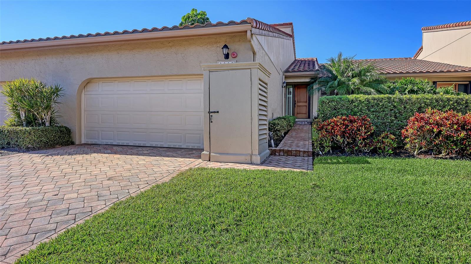 Details for 2367 Harbour Oaks Drive, LONGBOAT KEY, FL 34228