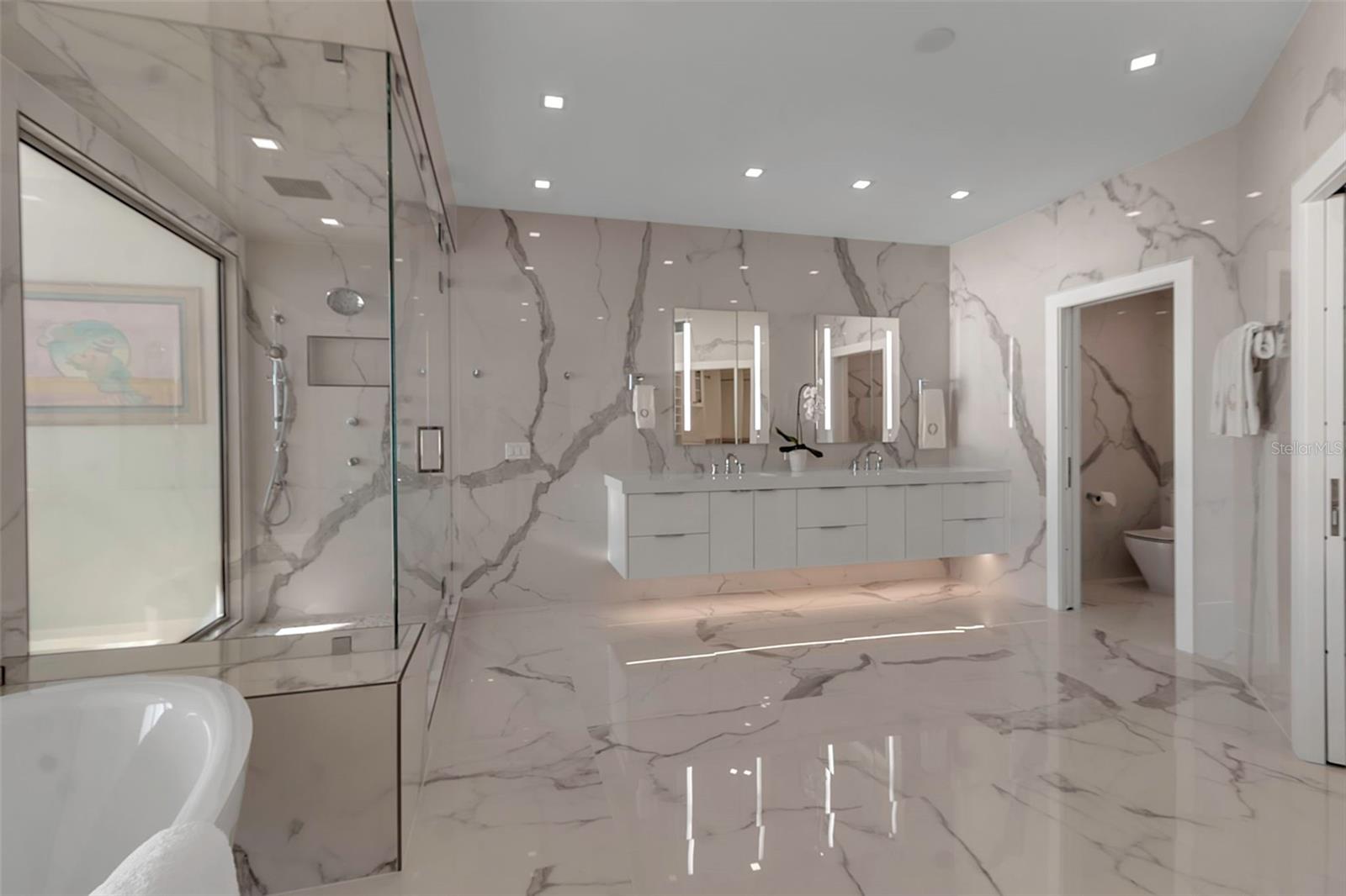 Image 26 of 60 For 415 L Ambiance Drive A801