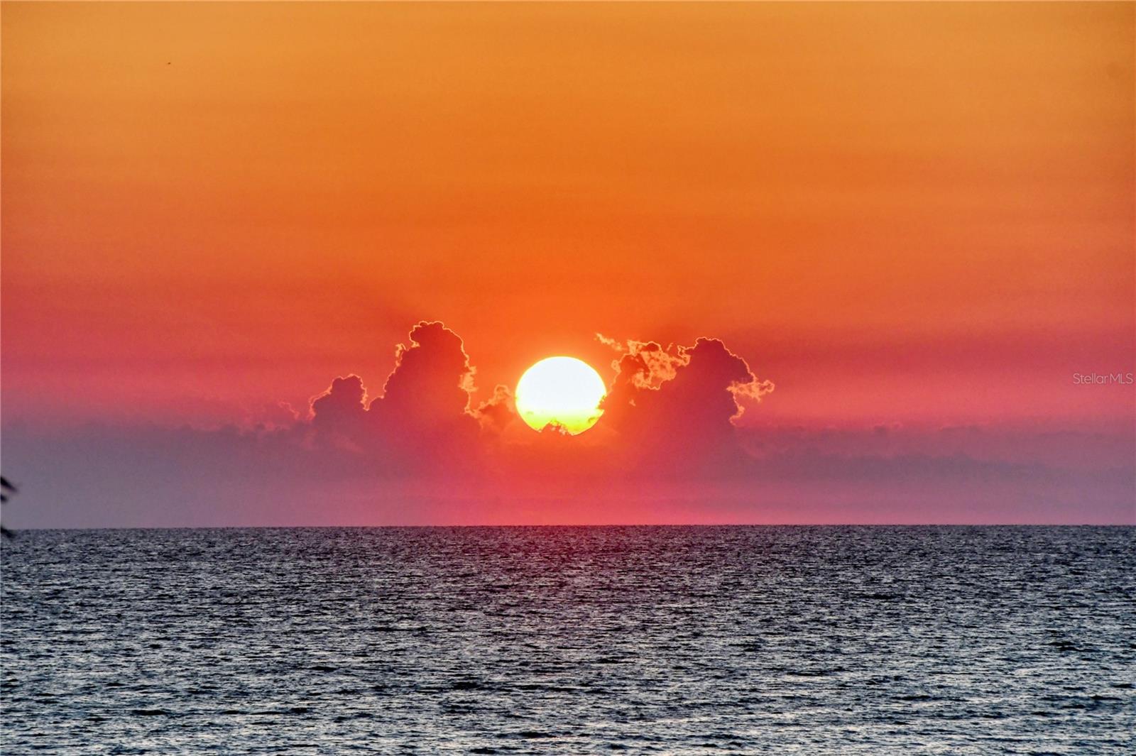 Image 3 of 60 For 415 L Ambiance Drive A801