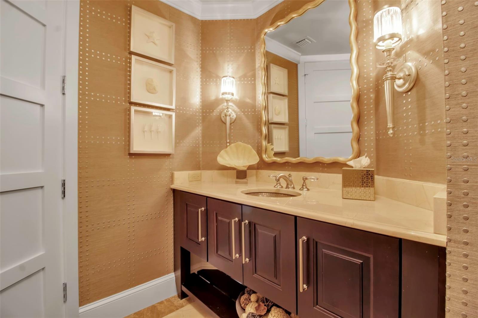 Image 32 of 60 For 415 L Ambiance Drive A801