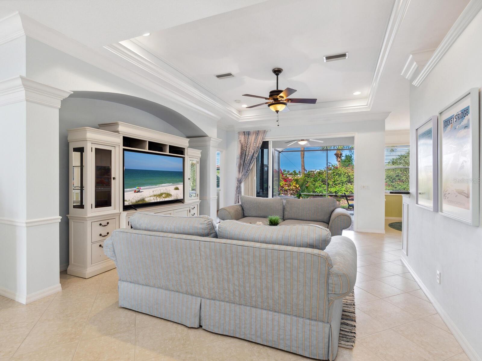 Image 8 of 40 For 1313 Thornapple Drive