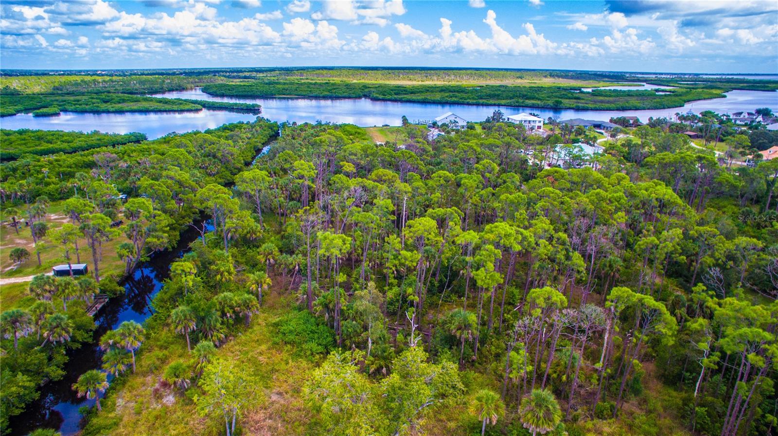 Image 13 of 17 For  Deer Court 