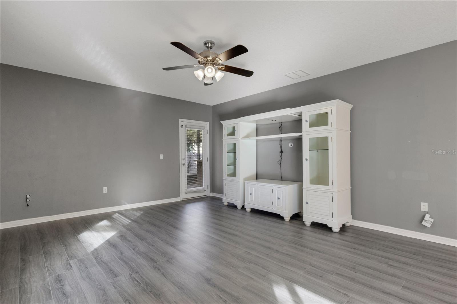 Image 18 of 96 For 7427 61st Street E