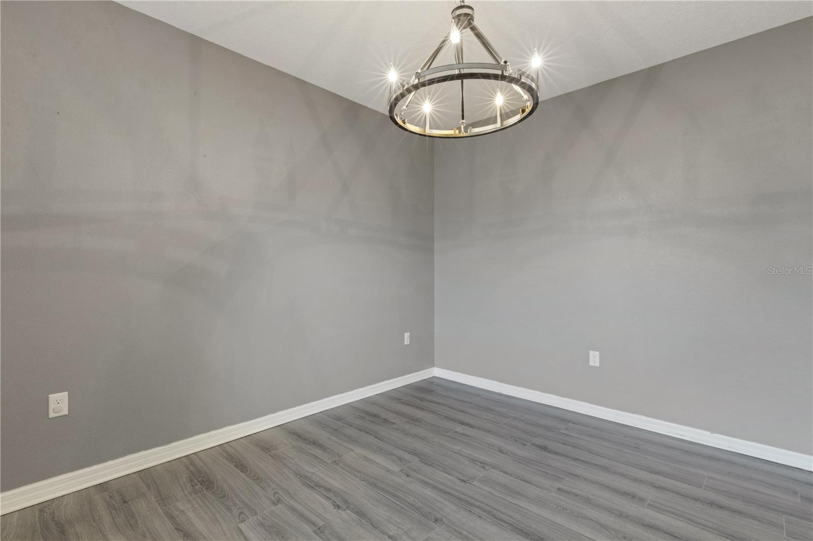 Image 6 of 96 For 7427 61st Street E