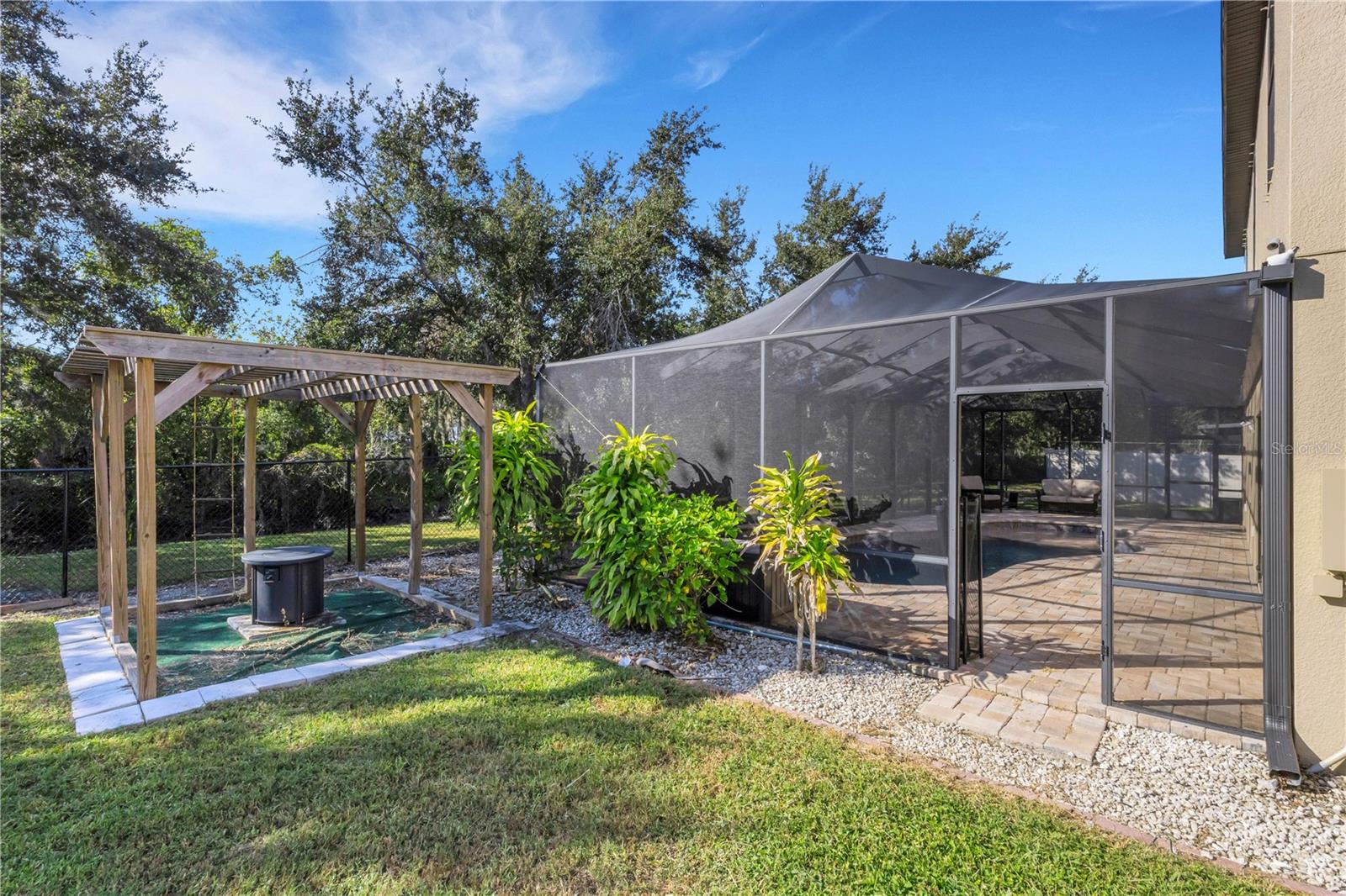 Image 81 of 96 For 7427 61st Street E