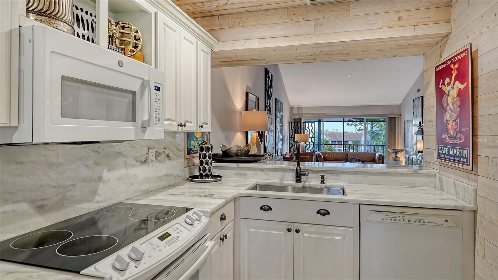 Image 18 of 52 For 1178 Bird Bay Way 307