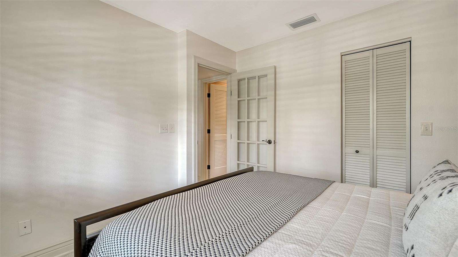 Image 27 of 52 For 1178 Bird Bay Way 307