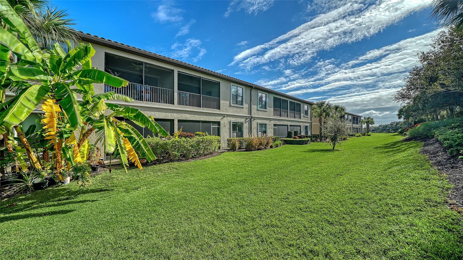 Image 32 of 97 For 13604 Messina Loop 103