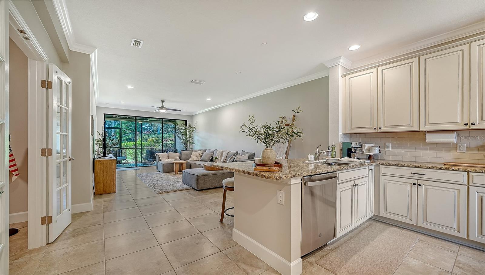 Image 6 of 97 For 13604 Messina Loop 103