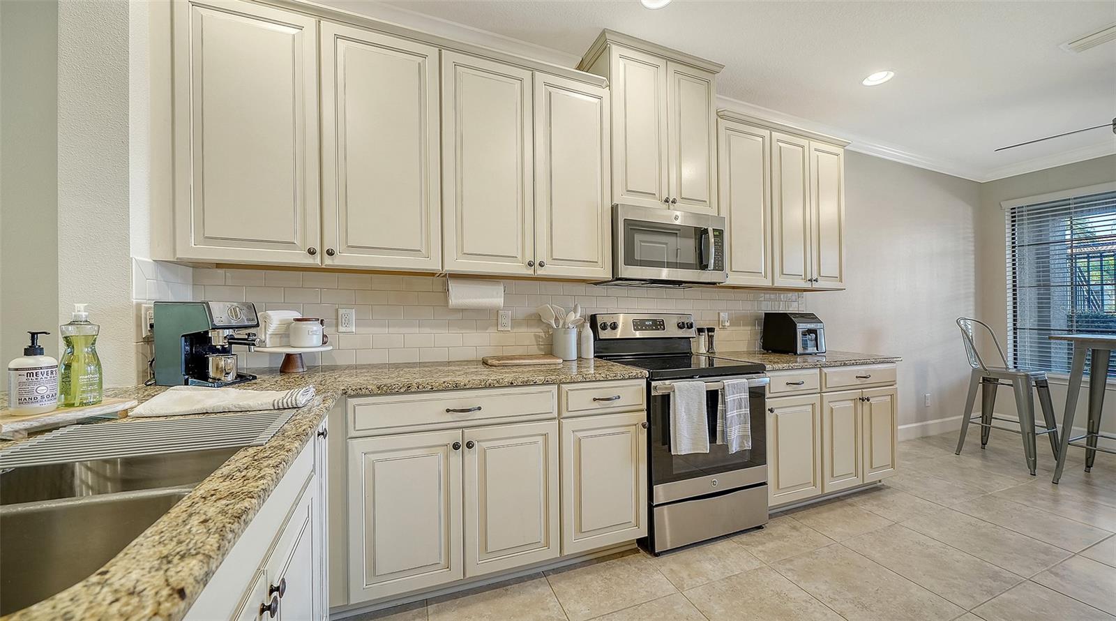 Image 9 of 97 For 13604 Messina Loop 103