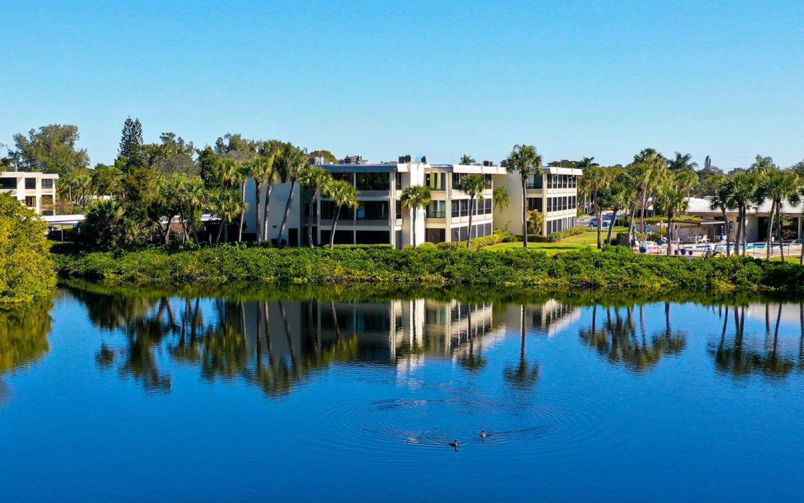 Image 17 of 71 For 199 Whispering Sands Drive 201