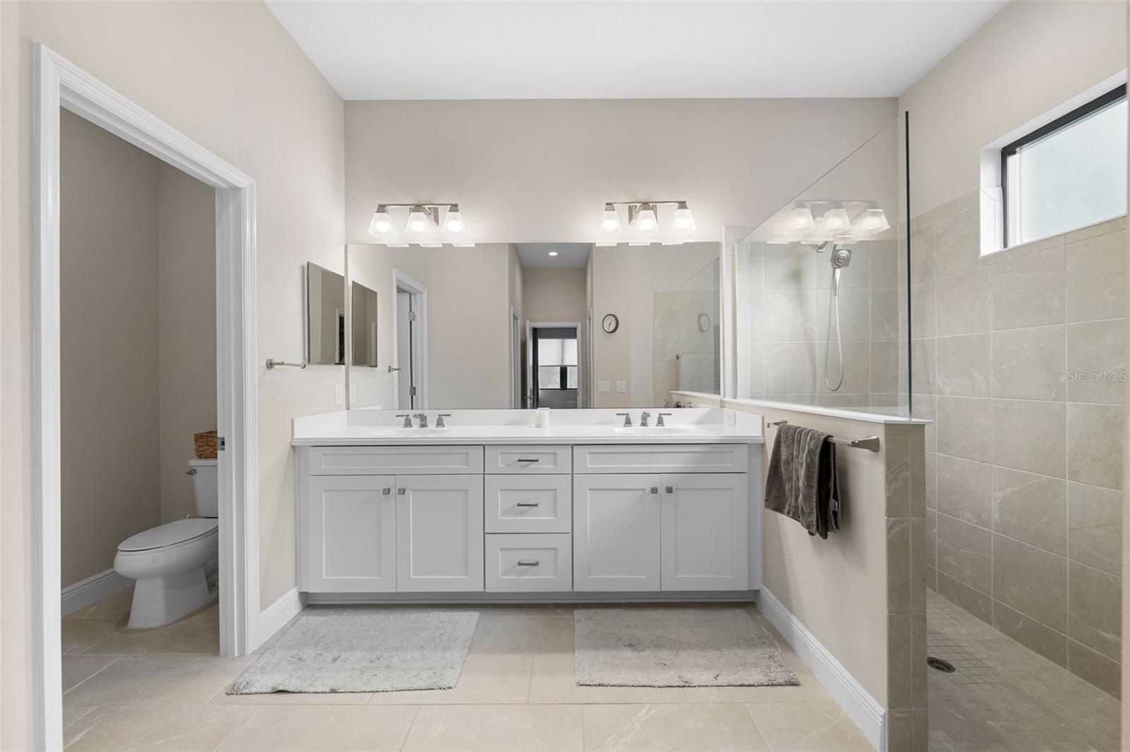 Image 22 of 54 For 11981 Hunters Creek Road