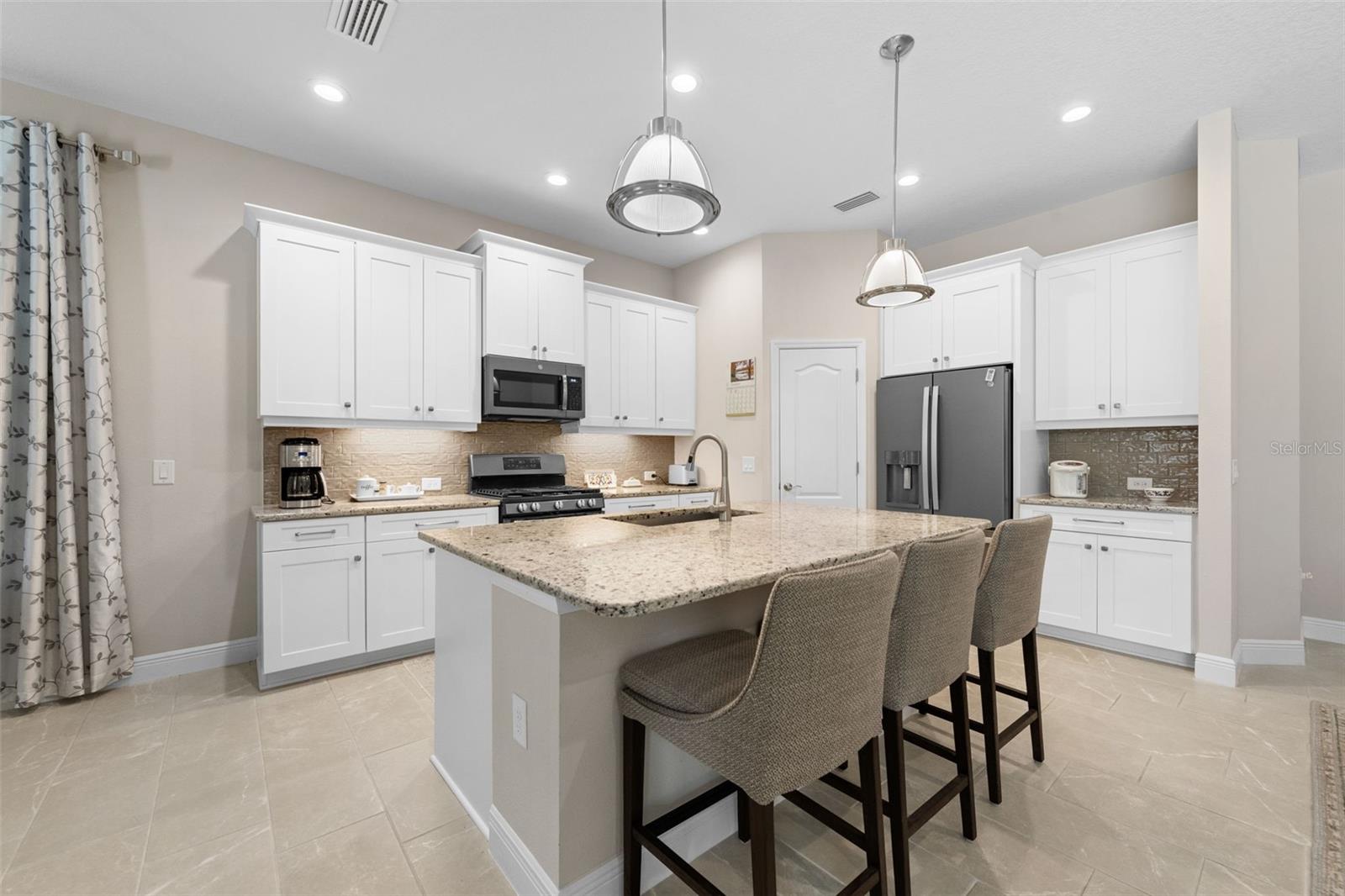 Image 8 of 54 For 11981 Hunters Creek Road