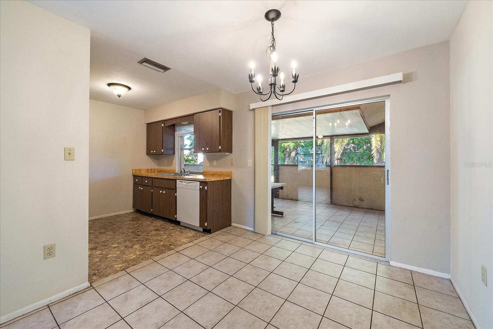 Image 11 of 29 For 5321 Foxwood Drive