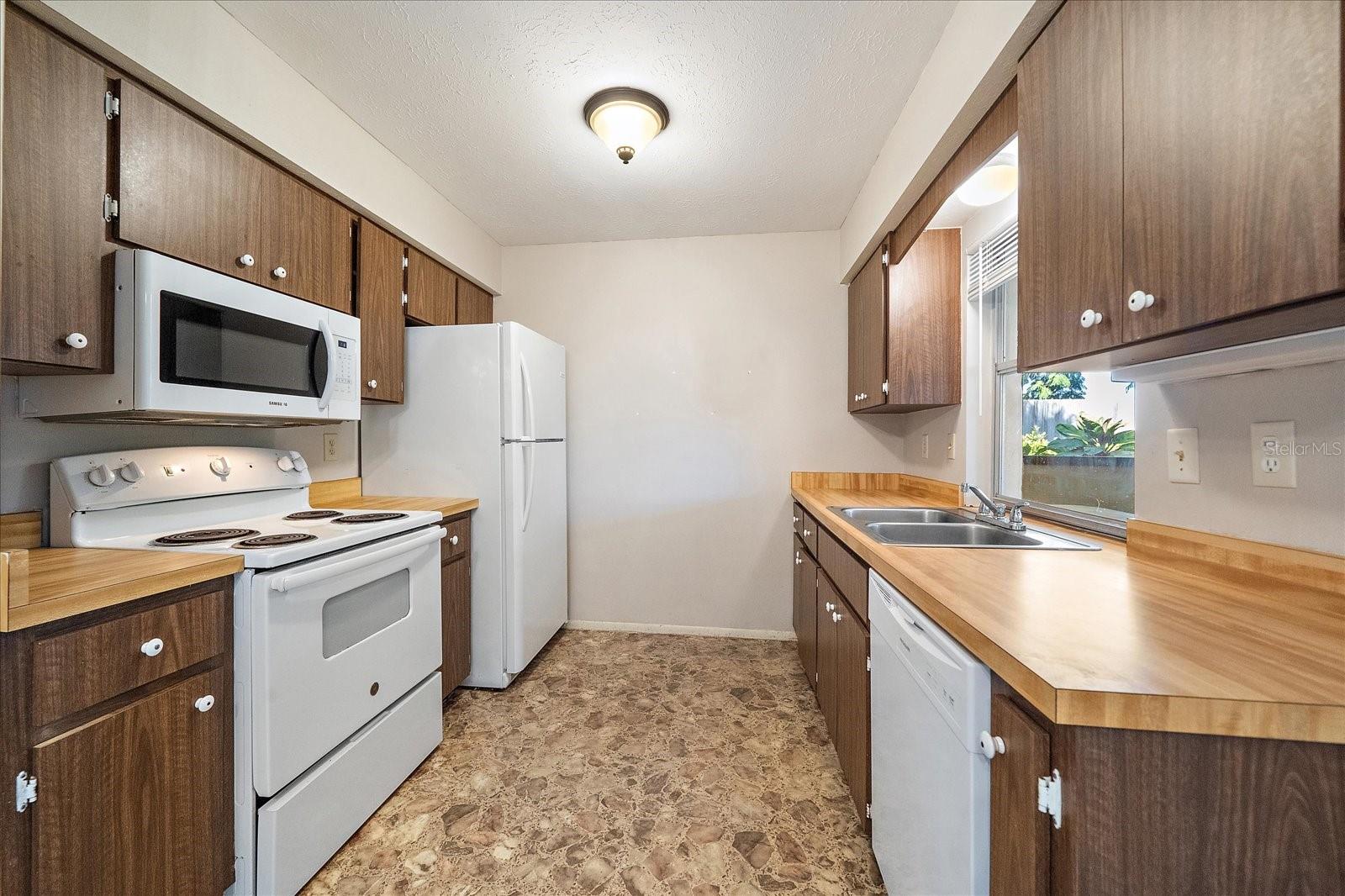 Image 12 of 29 For 5321 Foxwood Drive