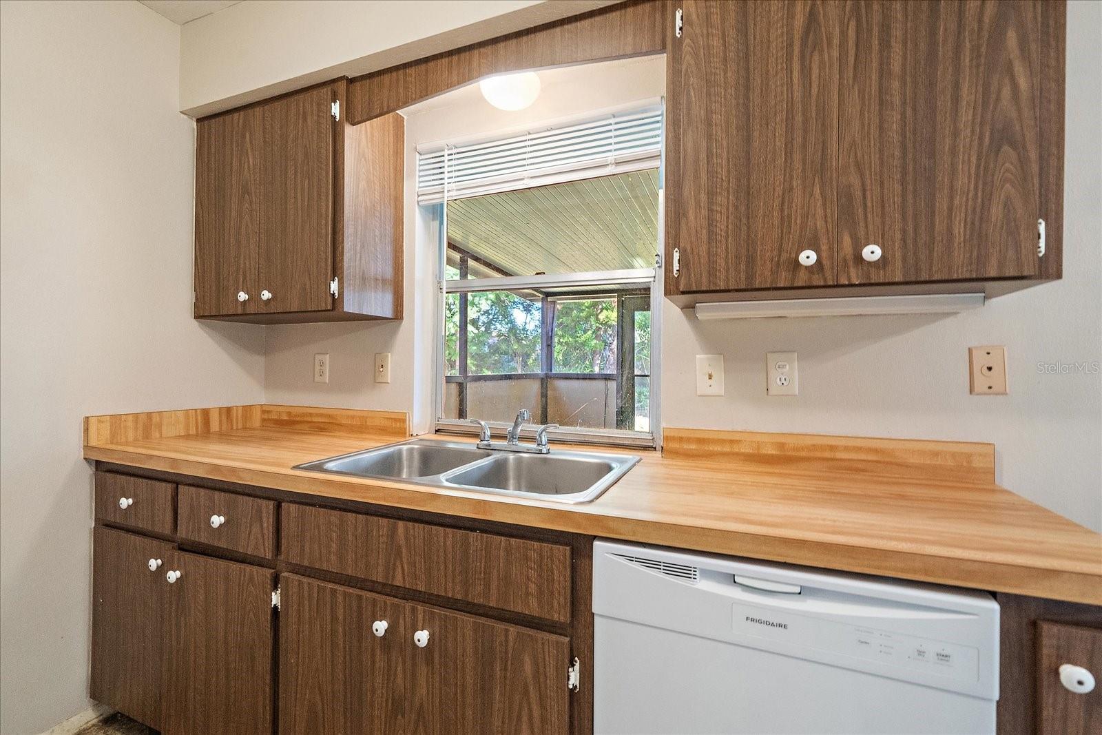 Image 14 of 29 For 5321 Foxwood Drive