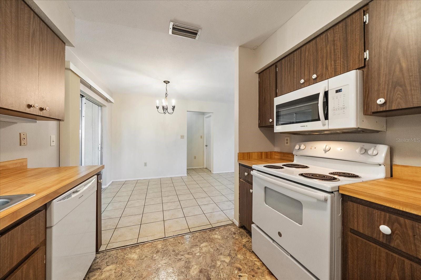 Image 16 of 29 For 5321 Foxwood Drive