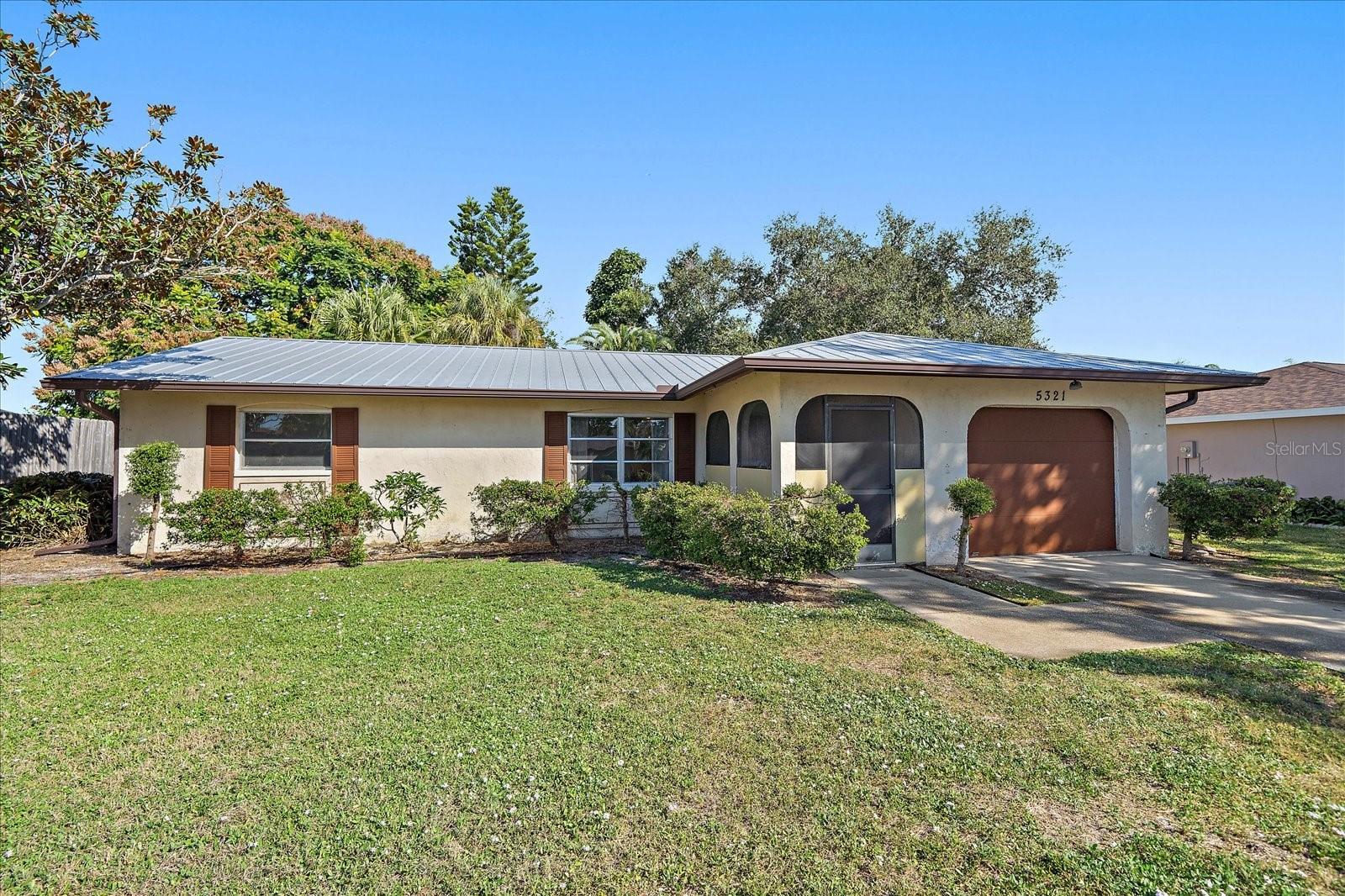 Image 3 of 29 For 5321 Foxwood Drive