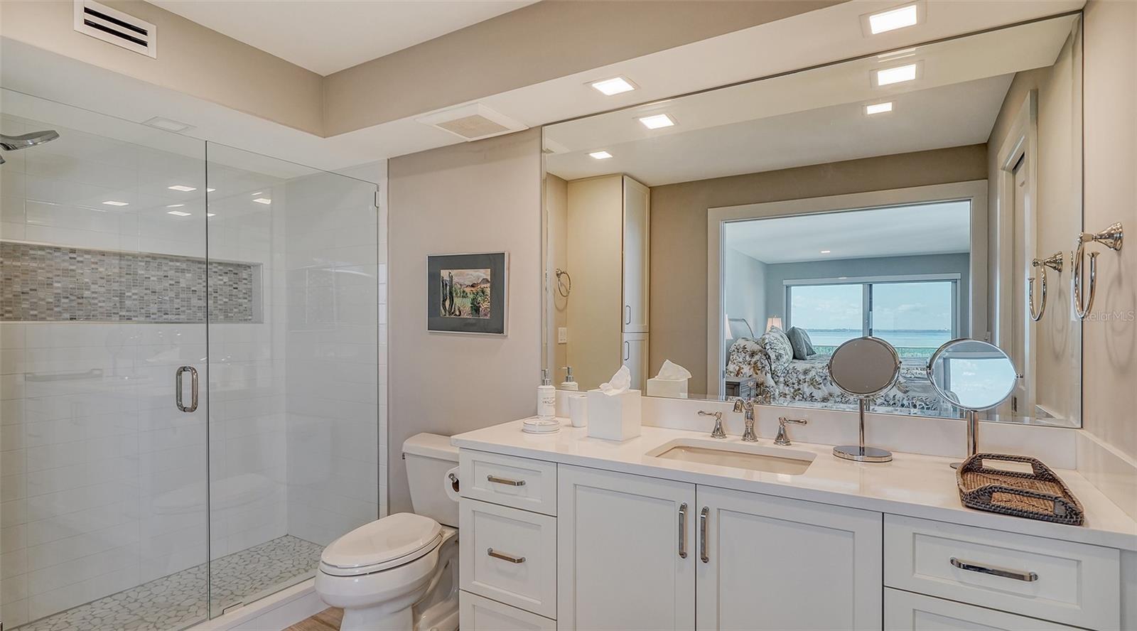 Image 26 of 54 For 2295 Gulf Of Mexico Drive 115s