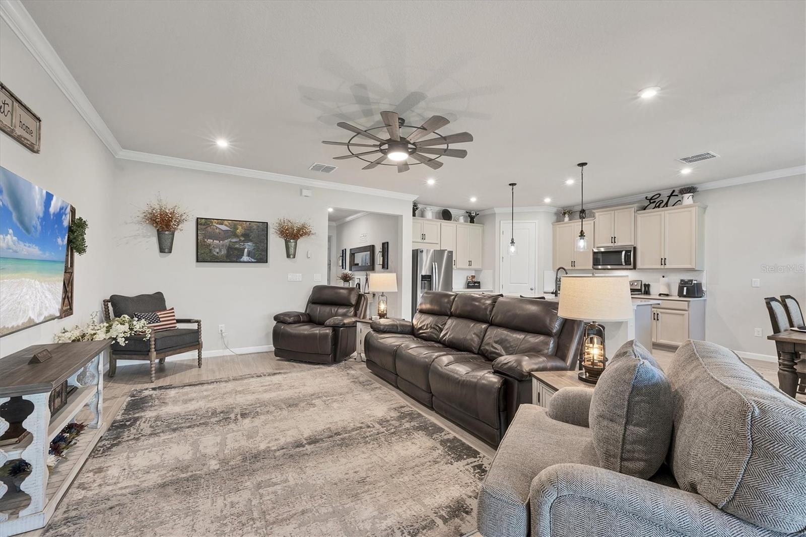 Image 13 of 48 For 20520 Bandera Place