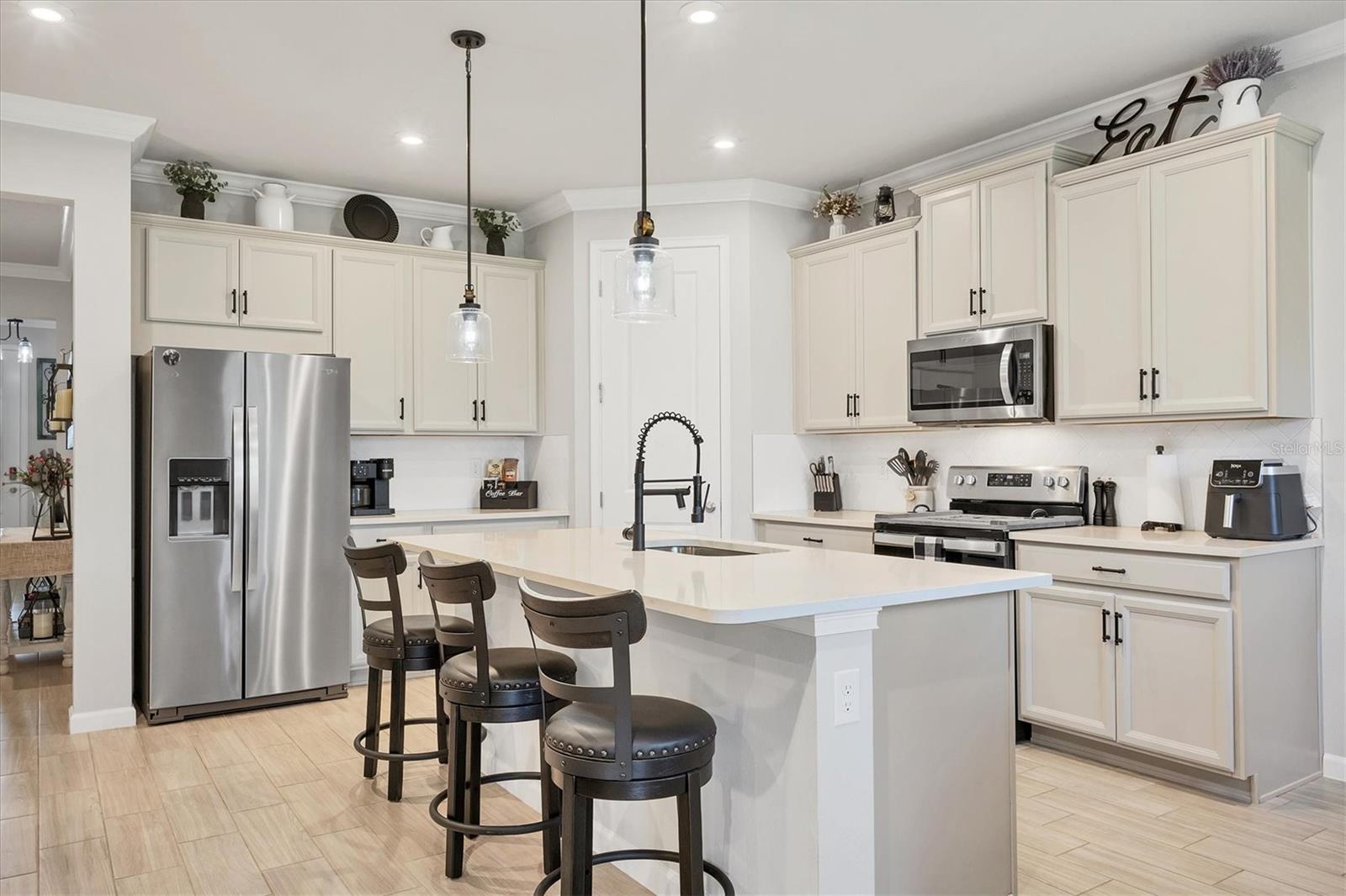 Image 16 of 48 For 20520 Bandera Place