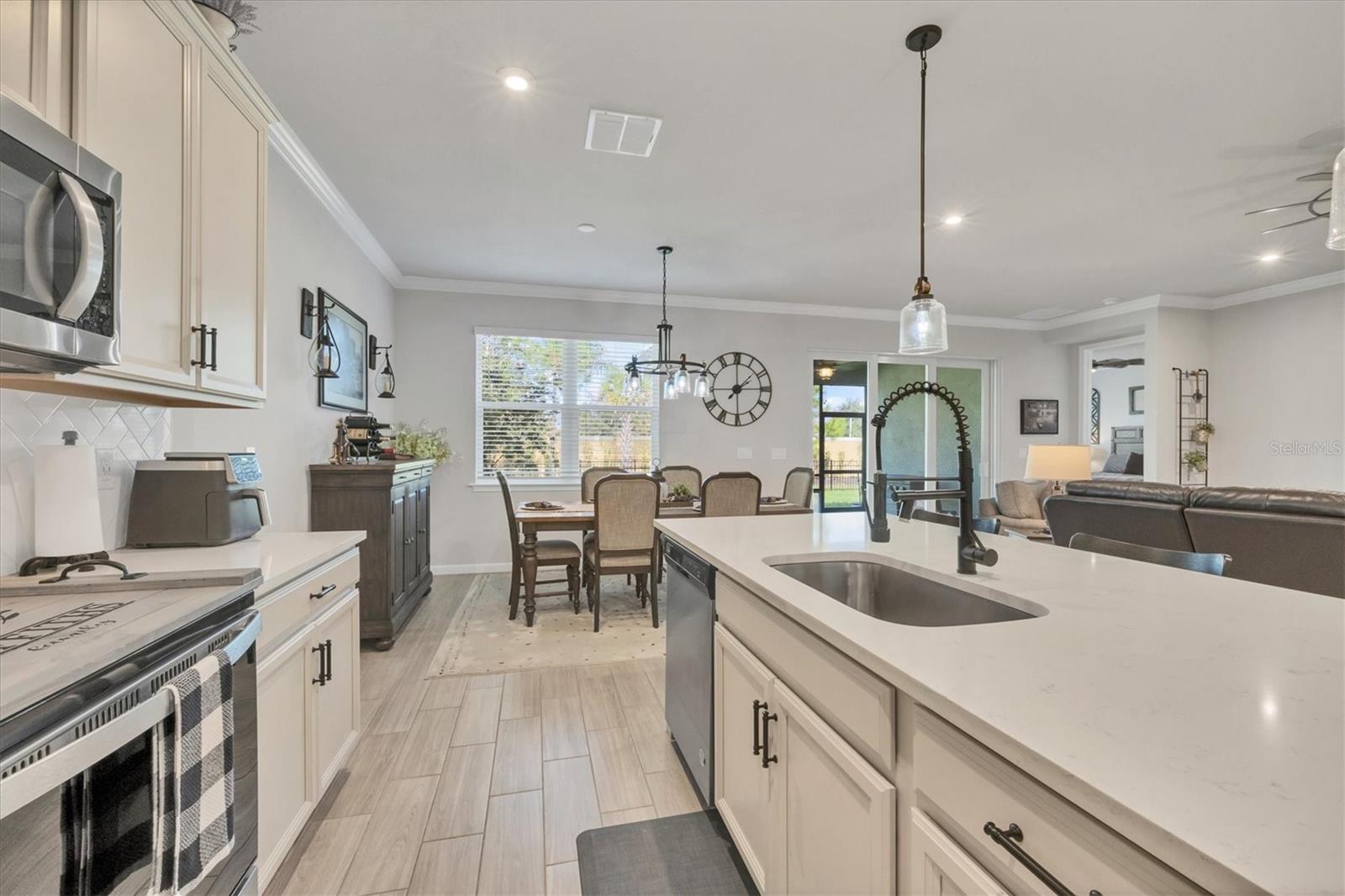 Image 18 of 48 For 20520 Bandera Place