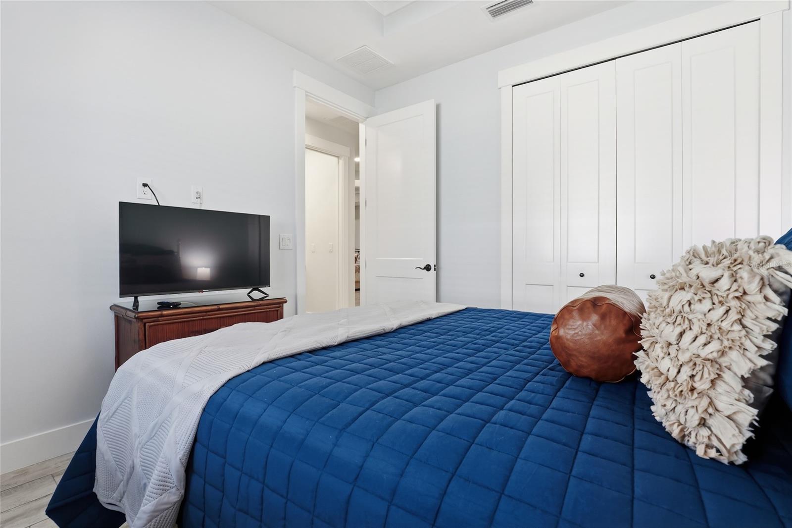 Image 32 of 43 For 25360 Puerta Drive