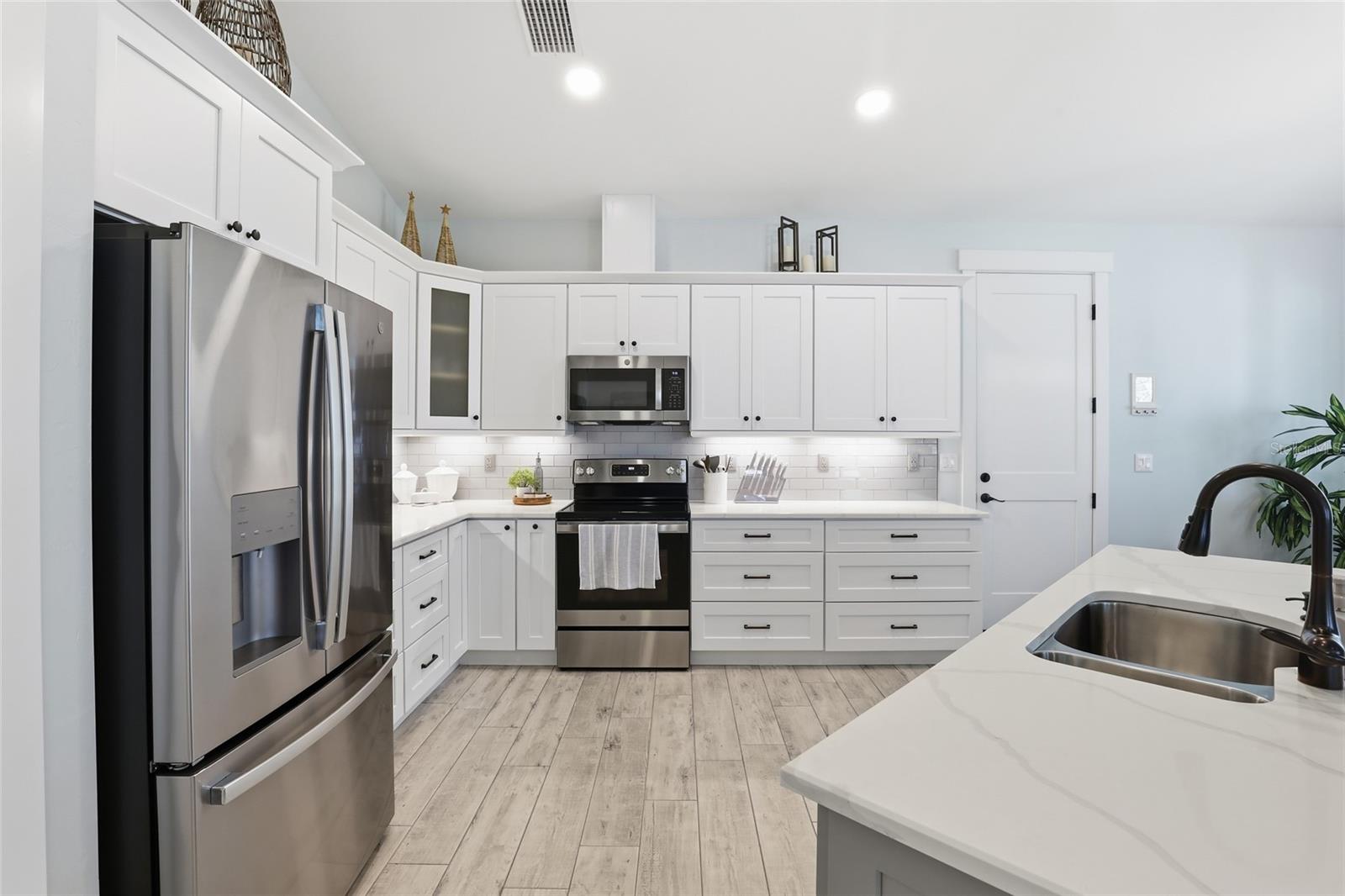 Image 6 of 43 For 25360 Puerta Drive