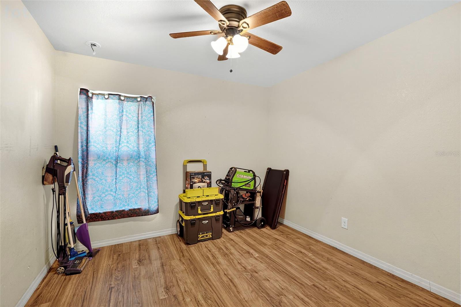 Image 15 of 28 For 1436 Harlem Circle