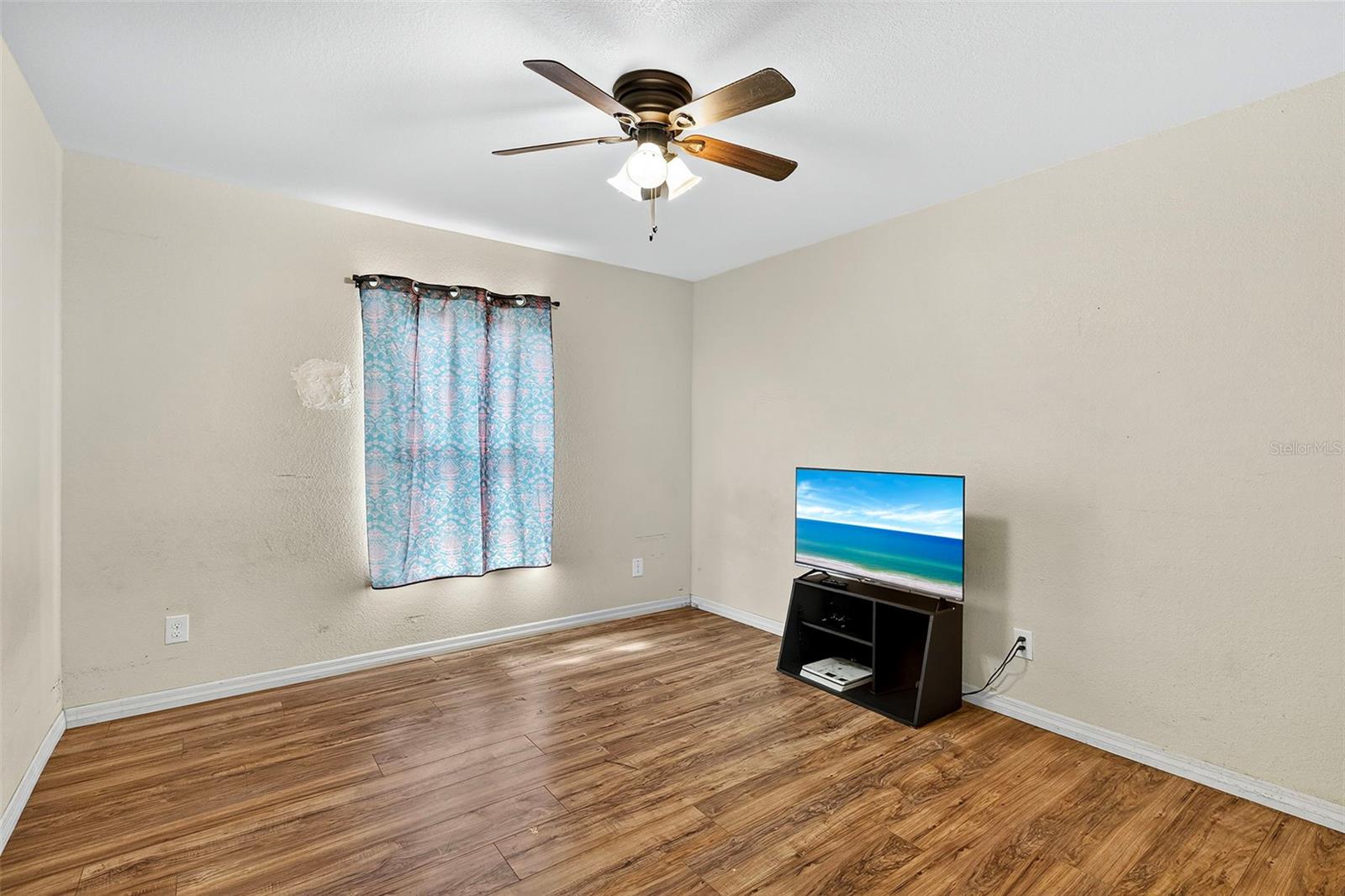 Image 17 of 28 For 1436 Harlem Circle