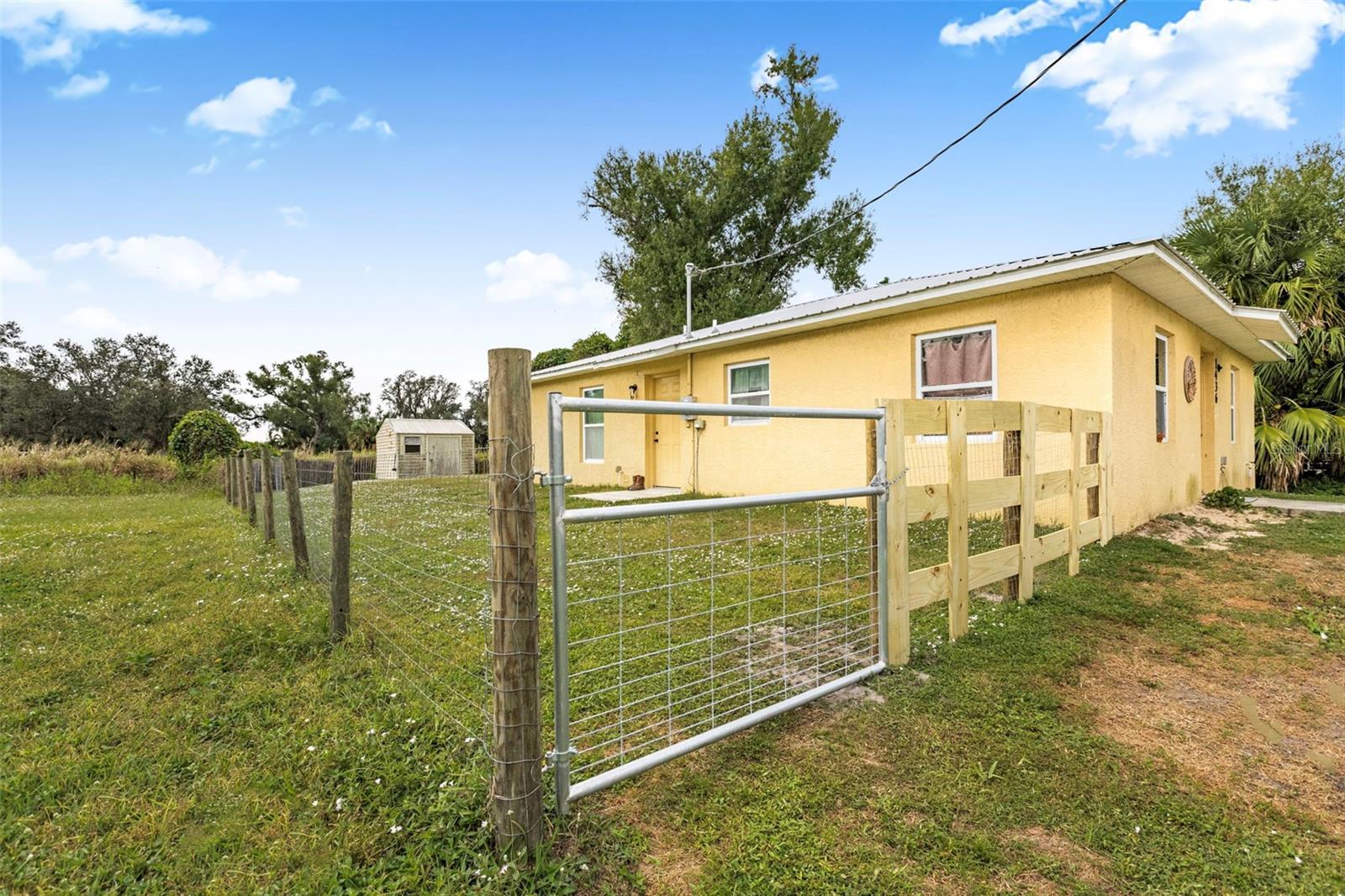 Image 21 of 28 For 1436 Harlem Circle