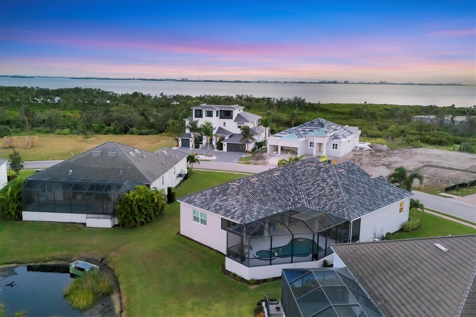 Listing photo id 8 for 6261 Champions Row Street