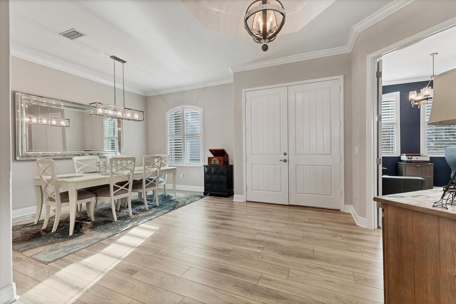 Listing photo id 9 for 6261 Champions Row Street