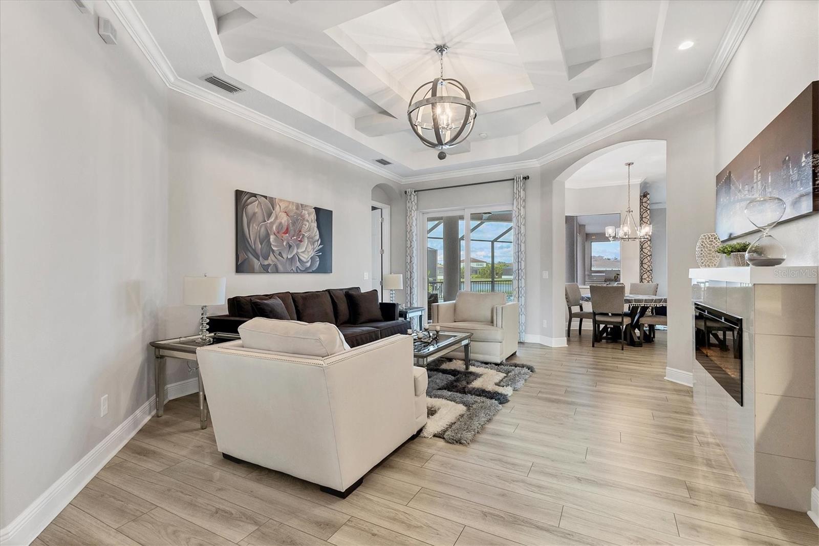 Listing photo id 10 for 6261 Champions Row Street