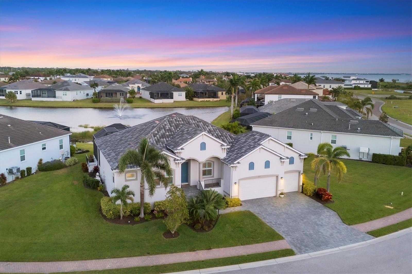 Listing photo id 0 for 6261 Champions Row Street