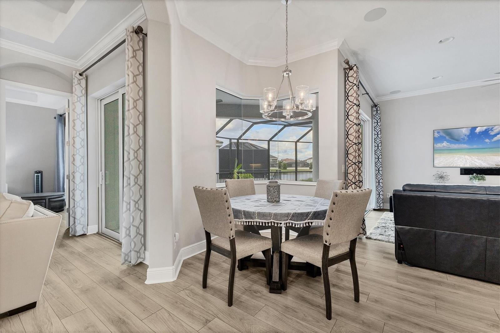 Listing photo id 21 for 6261 Champions Row Street