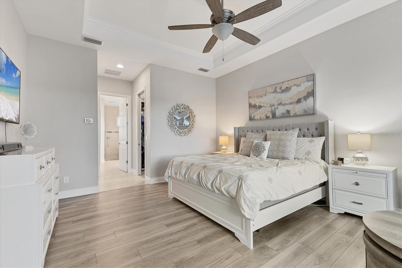 Listing photo id 25 for 6261 Champions Row Street