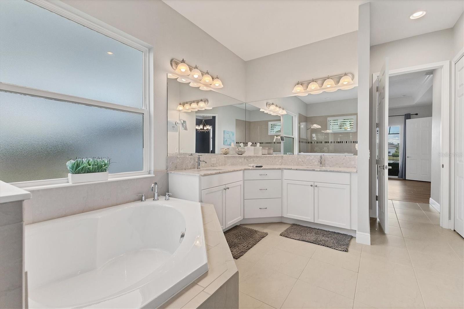 Listing photo id 29 for 6261 Champions Row Street