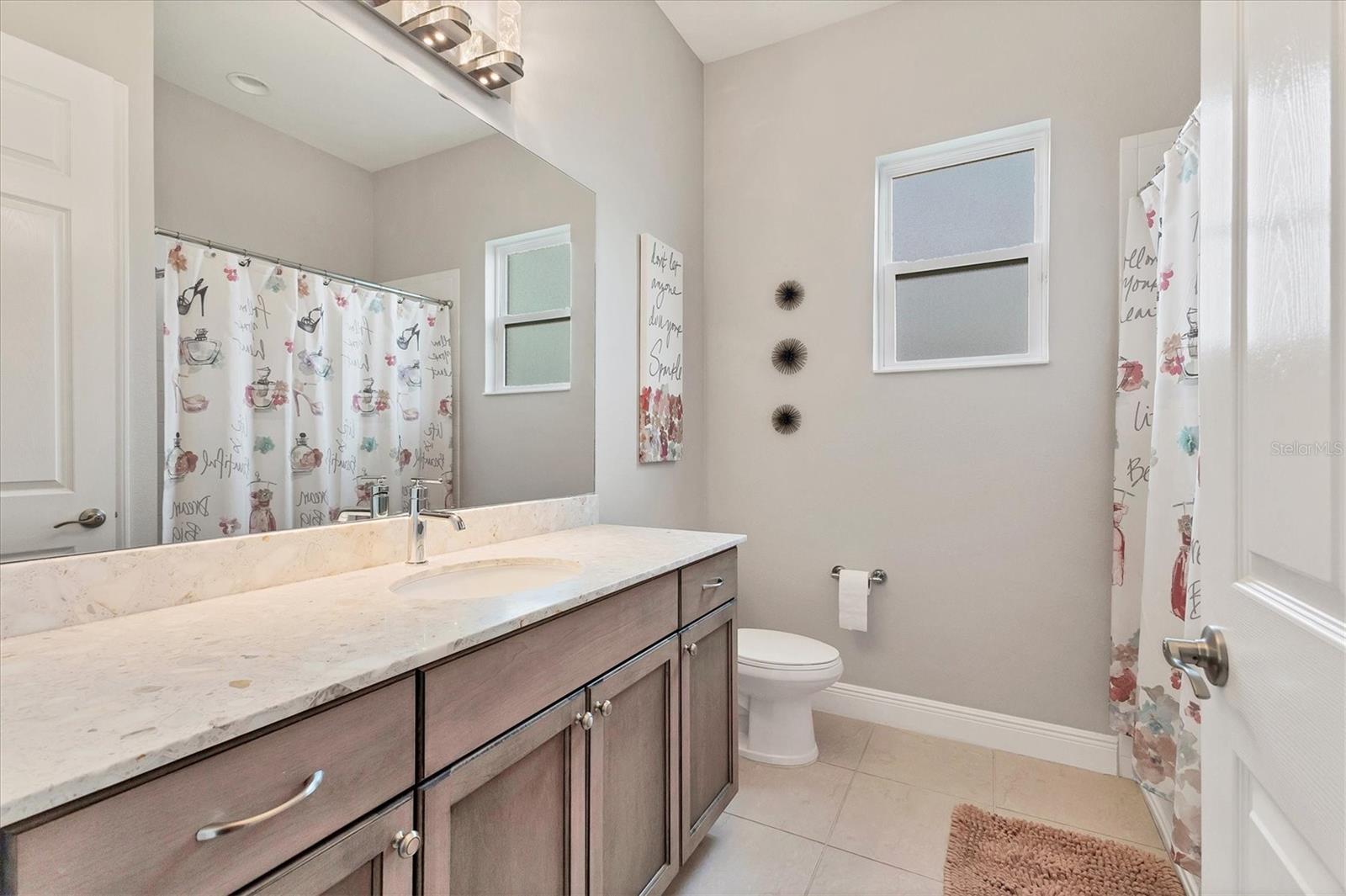 Listing photo id 32 for 6261 Champions Row Street