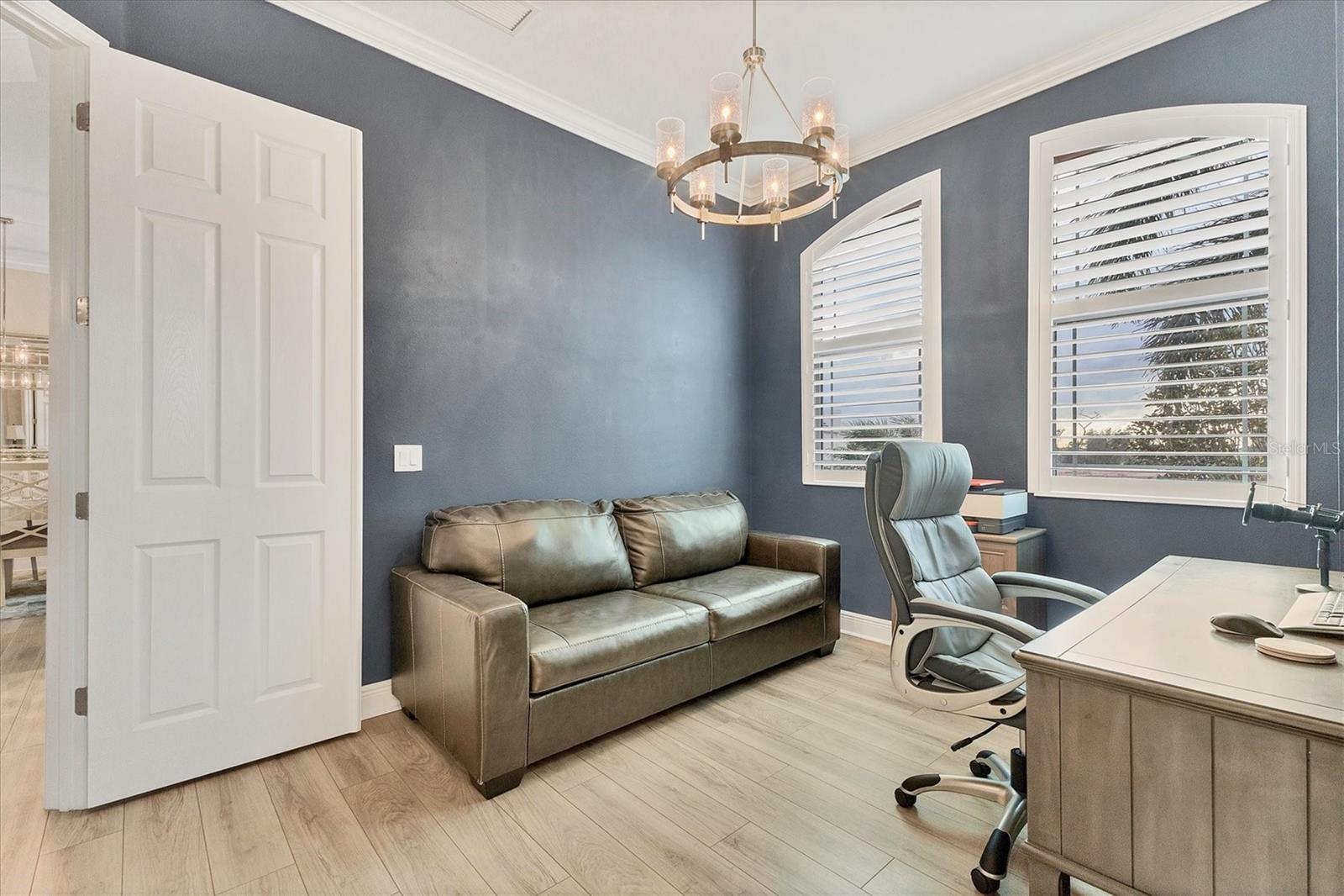 Listing photo id 40 for 6261 Champions Row Street