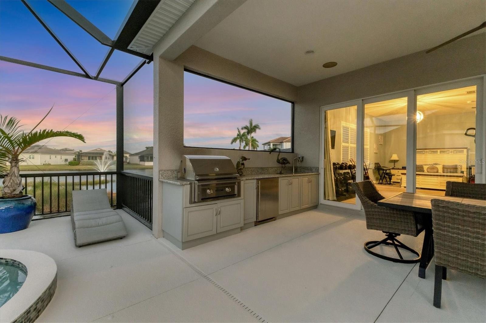 Listing photo id 4 for 6261 Champions Row Street