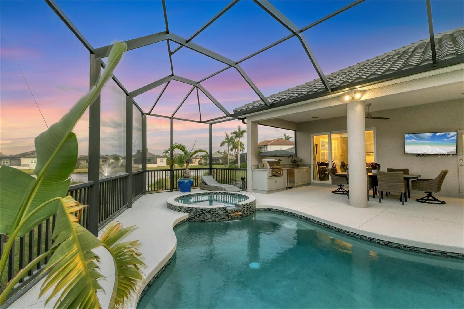 Listing photo id 6 for 6261 Champions Row Street